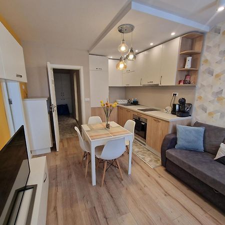 Brand New Luxury Flat In The City Center Varna Exteriör bild
