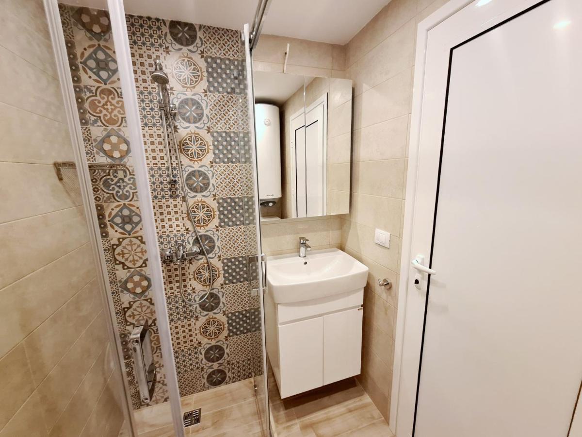 Brand New Luxury Flat In The City Center Varna Exteriör bild